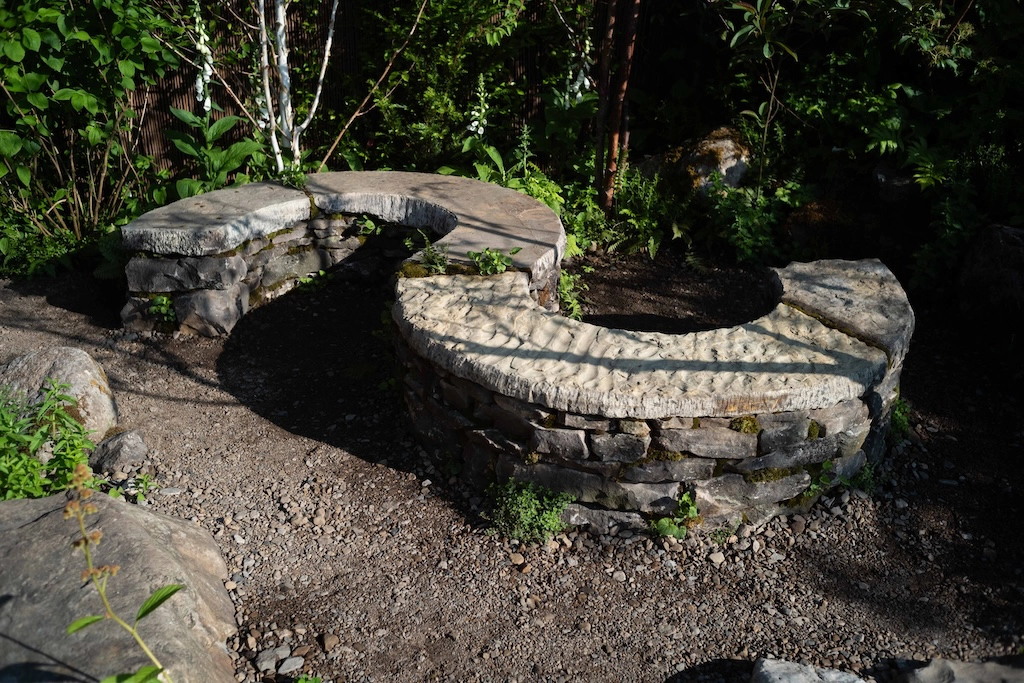 Partnership bench and planting